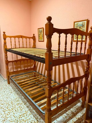 Litera de madera esta en perfecto estado negociabl