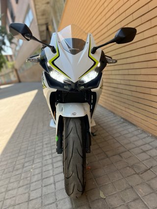 Honda CBR 500R Apta A2 Blanca y Amarilla