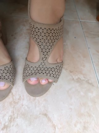 Sandalias Elegantes Tacón Ancho Beige