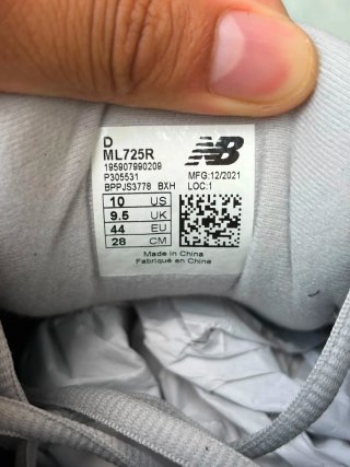 New Balance 725 nere e grigie