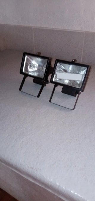 2 Proyectores Halógenos 150W