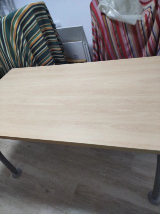 Mesa de escritorio madera y metal negociable