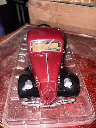 3  Coche 1/17 nuevo