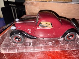 3  Coche 1/17 nuevo