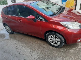 Nissan Note Rojo