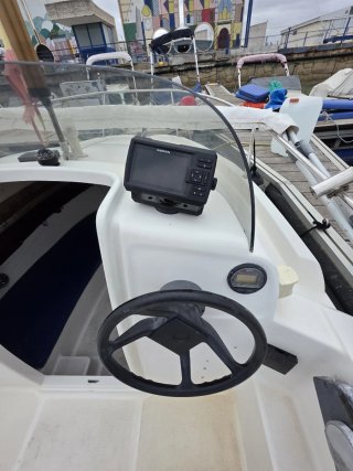 Barco Merry Fisher 450 Semicabinado