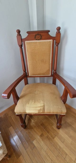 Mesa comedor nogal 4 sillas y 2 sillones