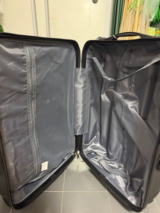 Dos maletas mediana nueva para 20-23 kilos