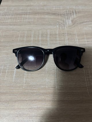 Gafas de sol negras