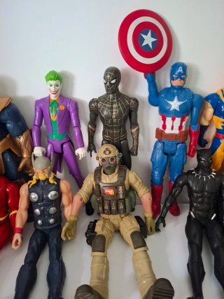 Colección Figuras Superhéroes Marvel DC