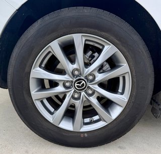 Mazda 3 ETIQUETA ECO  2025