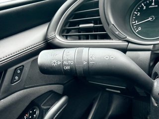 Mazda 3 ETIQUETA ECO  2025