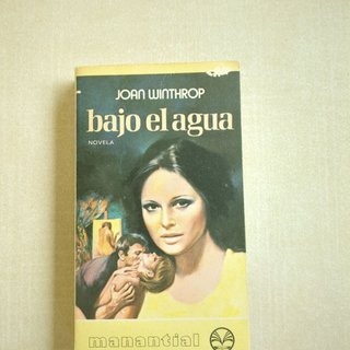 Bajo el agua. Joan Winthrop
