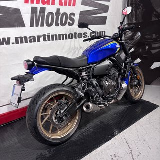 YAMAHA XSR700