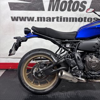YAMAHA XSR700