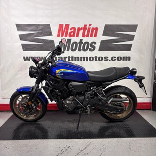 YAMAHA XSR700