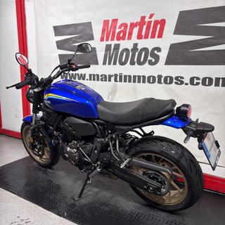 YAMAHA XSR700