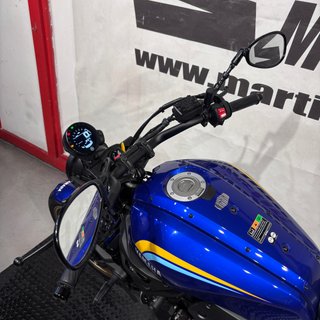 YAMAHA XSR700
