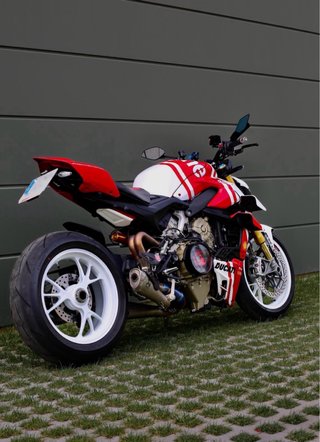 Ducati streetfighter v4s 2024