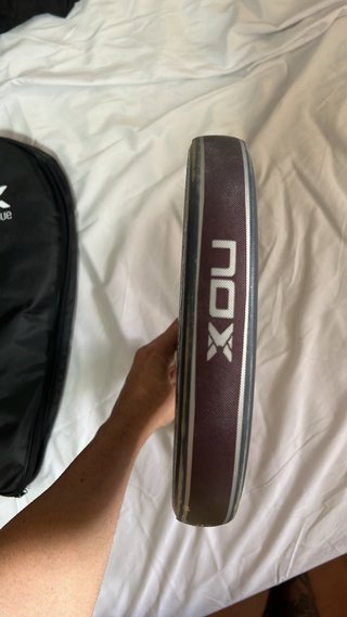 pala pádel NOX AT10 Tapia 2025 + presurizador