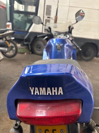 Yamaha TZR Azul y Blanca
