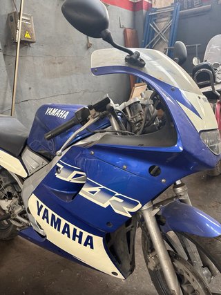 Yamaha TZR Azul y Blanca