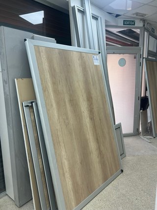 Marcos aluminio y panel melamina