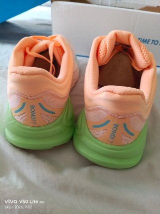 Bondi 9 Zapatillas Running Naranja y Verde