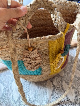 Capazo diseño turquesa, amarillo y marrón