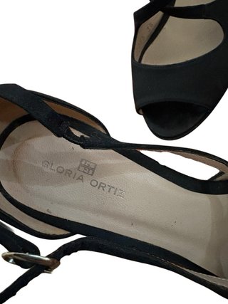 Tacones Gloria Ortiz Negros Talla 38
