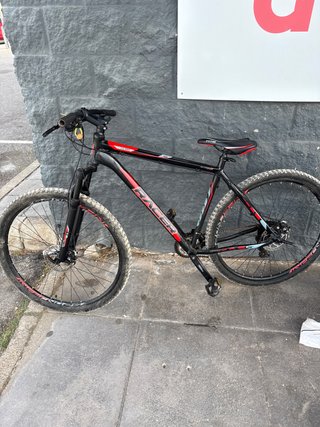 Bicicleta de Montaña Racer Negra y Roja
