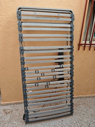 Cama articulada sumier y colchón en buen estado