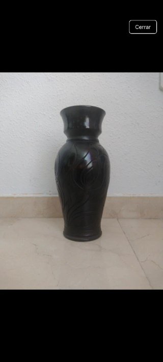 Jarrón negro de Rumanía