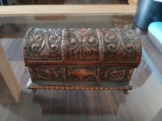 Caja antigua decorativa de cobre