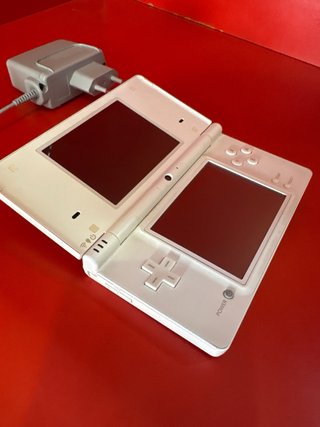 Nintendo DSi Blanca con Cargador