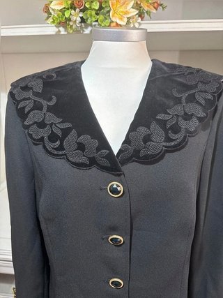 Blazer vintage negro elegante bordado...