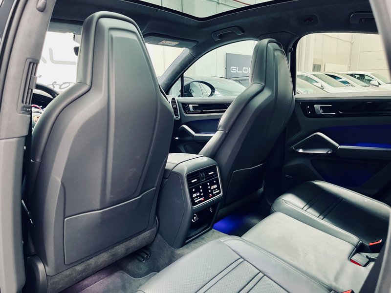 Porsche Cayenne 2020, foto 32