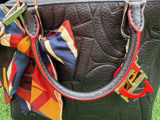 Bolso Carolina Herrera Negro Multicolor