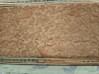 Caja angloindia antigua tallada micromosa