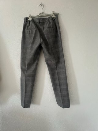 Pantalón de tela a cuadros gris