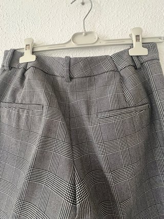 Pantalón de tela a cuadros gris
