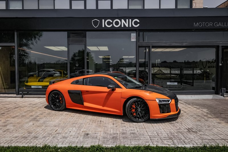 Audi R8 V10 PLUS - foto 1