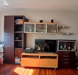 Mueble de salón madera y cristal