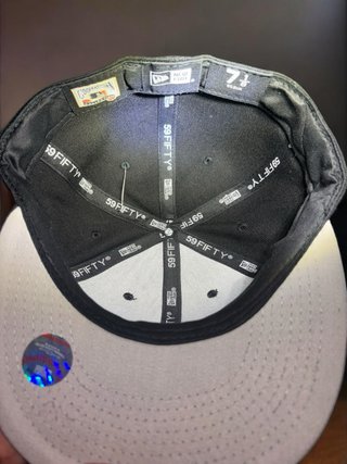 Cappellino New Era personalizzato con strass