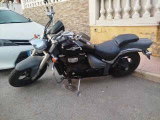 Suzuki Intruder M800 averiada
