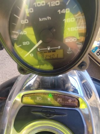 Suzuki Intruder M800 averiada