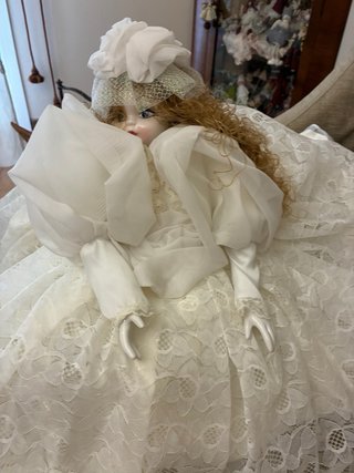 Bambola porcellana vestito bianco