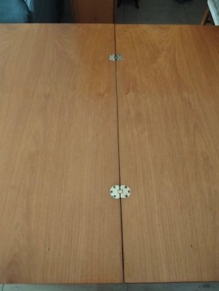 Mesa comedor extensible y 2 sillas madera