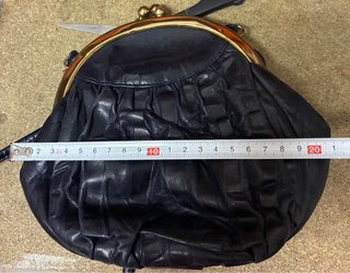 Bolso de hombro juvenil negro