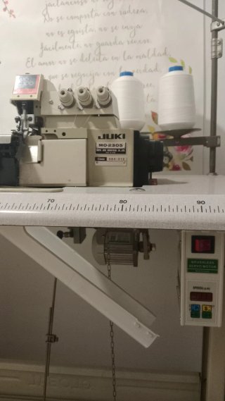 Máquina de coser JUKI MO-2308